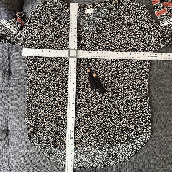 Mason & Belle Boho Blouse‎ Black Ditsy Floral V-Neck Shirt Tassels Women's Small - Picture 6 of 8